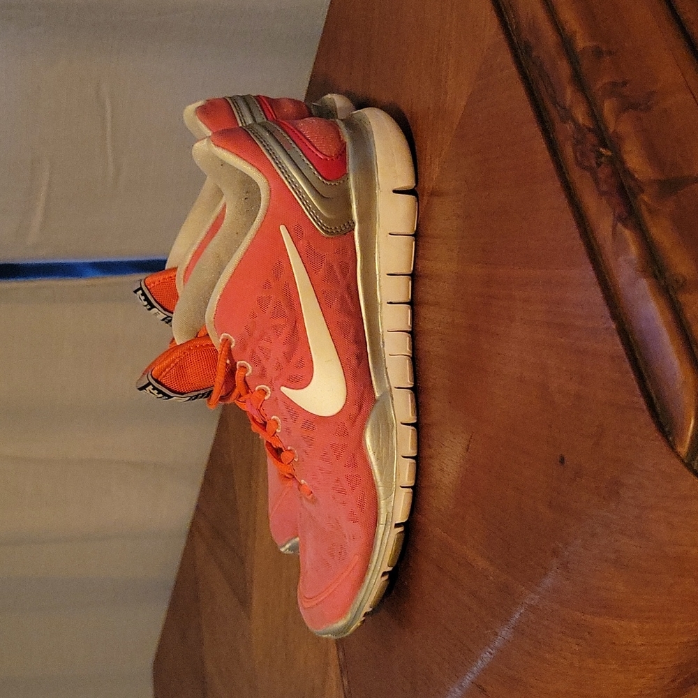 Nike free fit 2